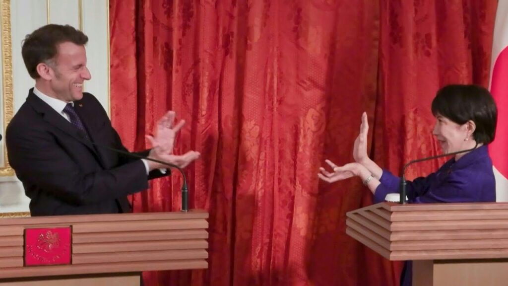 ไวรัล! นายกฯ ญี่ปุ่น และ ปธน.ฝรั่งเศส ร่วมทำท่า “พลังคลื่นเต่า” จาก Dragon Ball