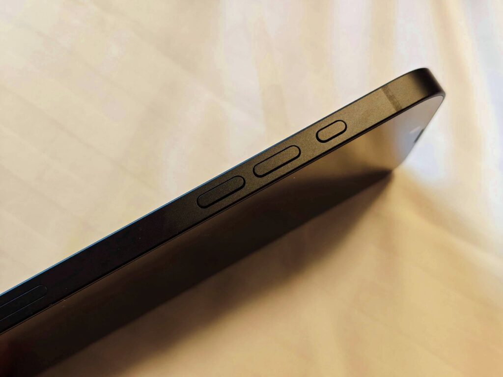 tig-iphone-17e-review